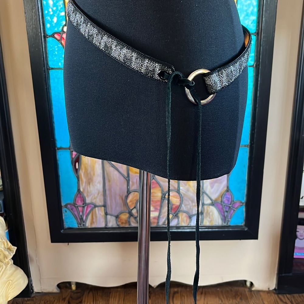 ❌sold at live❌Black and silver metallic tie belt from Elite - Picture 2 of 12